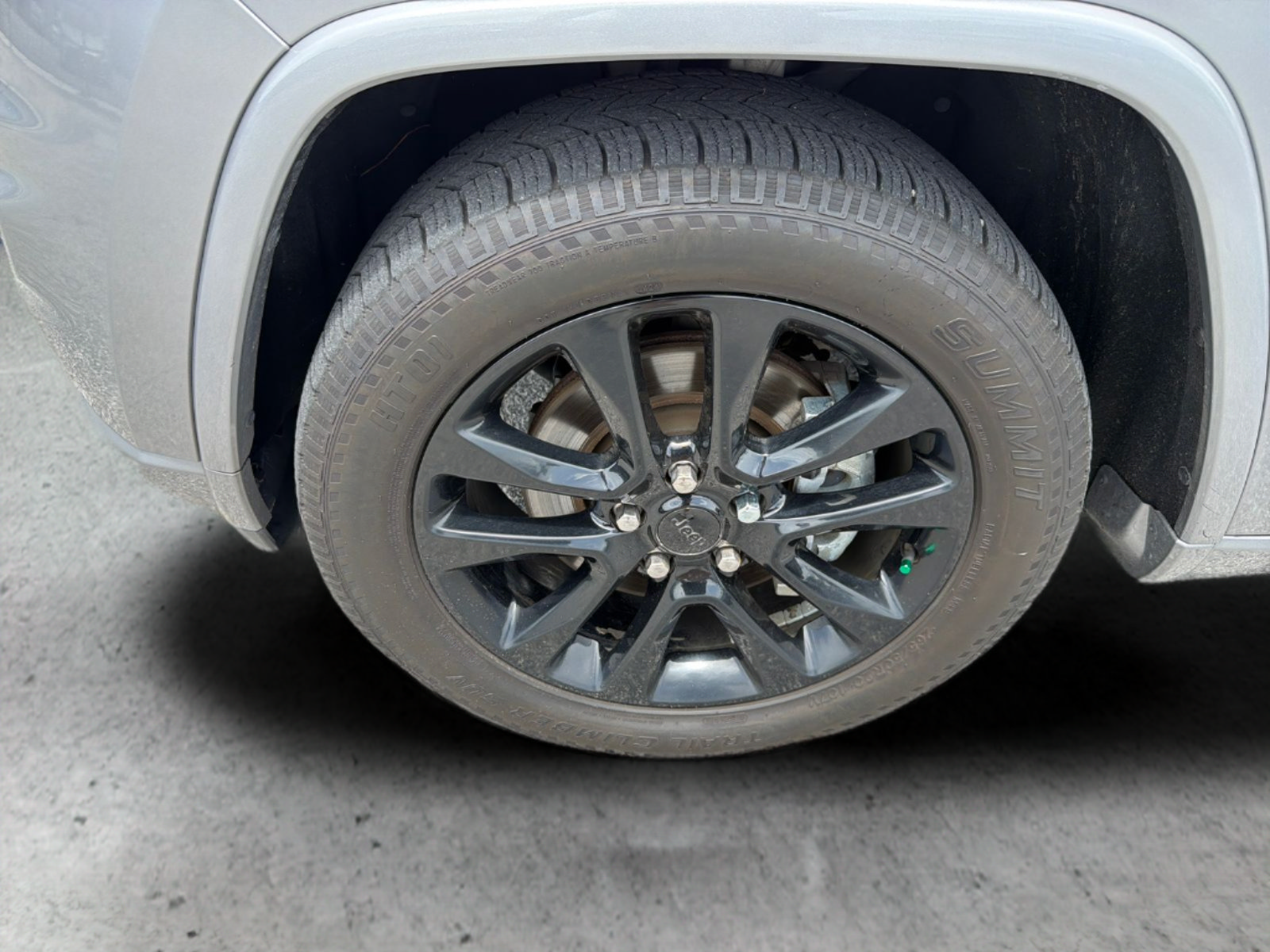 Used 2021 Jeep Grand Cherokee Laredo X RWD image 34