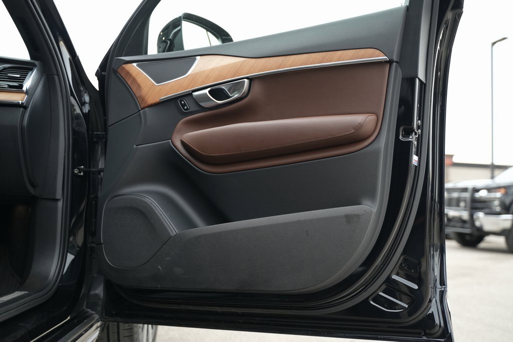 Used 2024 Volvo XC90 B6 Plus w/ Protection Package image 49