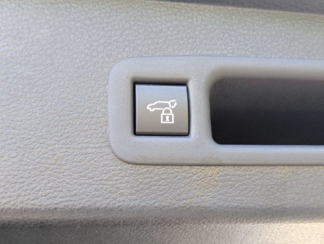 Certified 2026 Toyota Sienna XLE FWD image 16