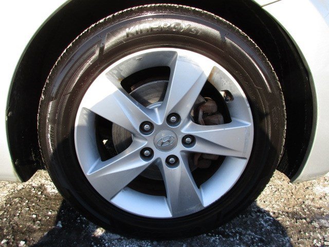 Used 2013 Hyundai Elantra GLS FWD image 11