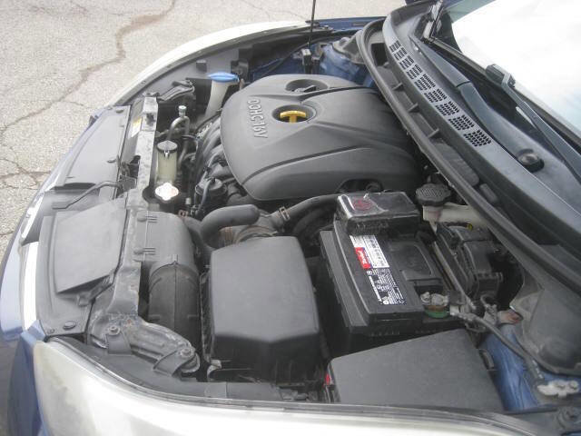 Used 2016 Hyundai Elantra SE image 29