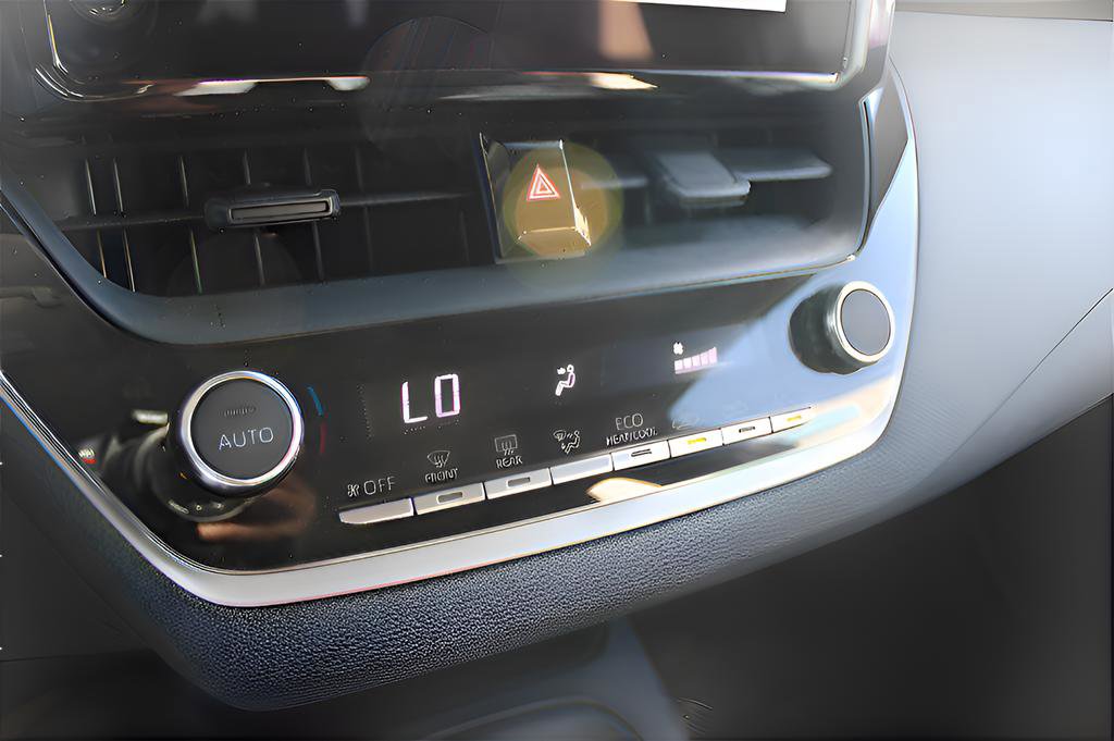 Used 2025 Toyota Corolla LE image 23