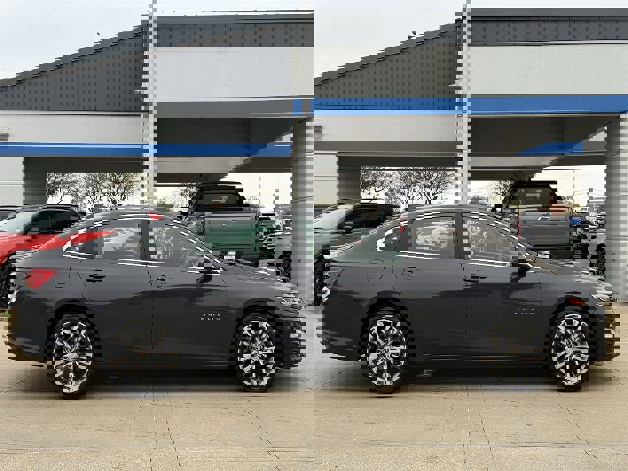 Used 2023 Chevrolet Malibu LT image 3