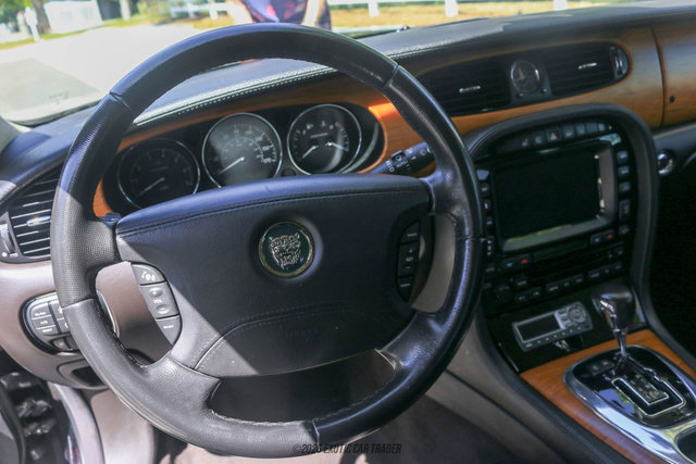 Used 2006 Jaguar XJ Vanden Plas Super V8 Portfolio RWD image 44