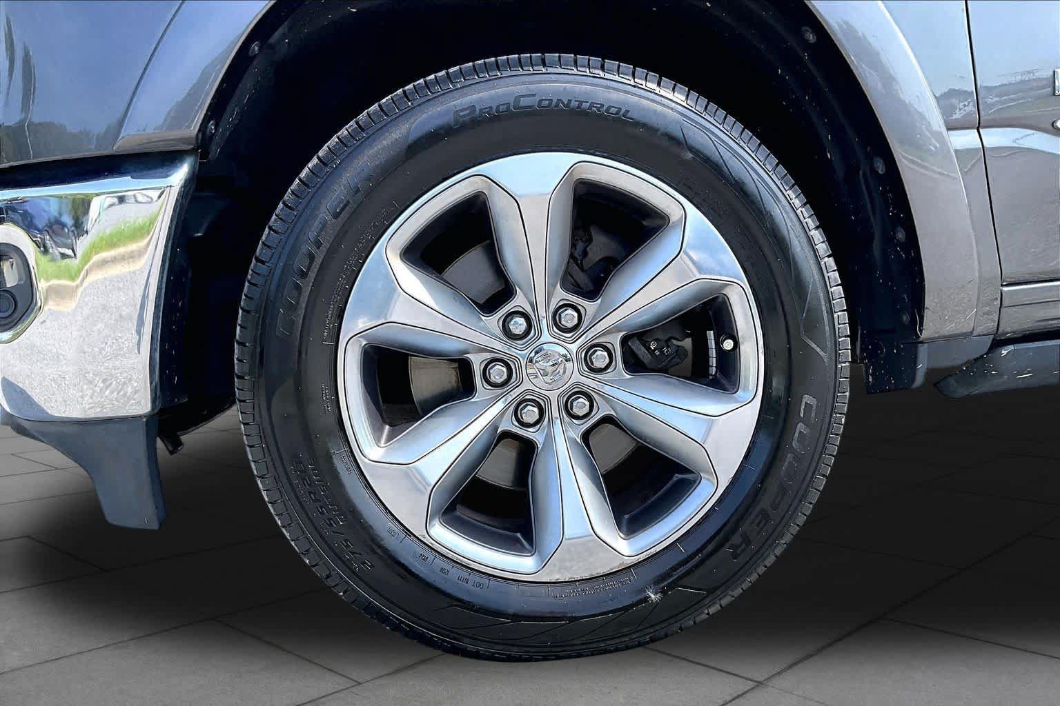 Used 2020 RAM 1500 Limited AWD/4WD image 11