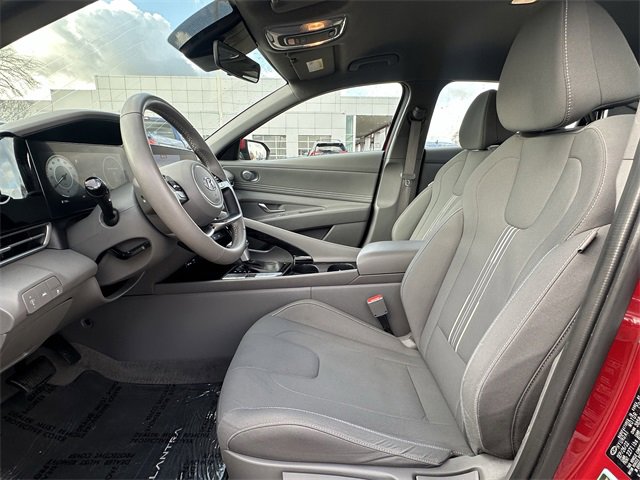 Used 2023 Hyundai Elantra SEL w/ Convenience Package image 24