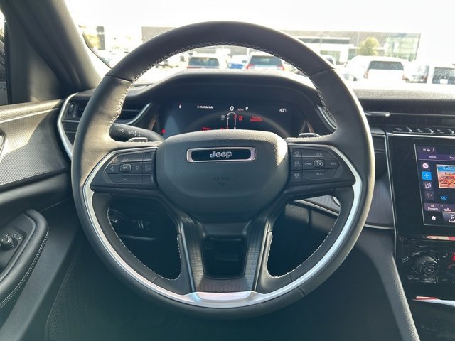 Used 2025 Jeep Grand Cherokee L Altitude image 20