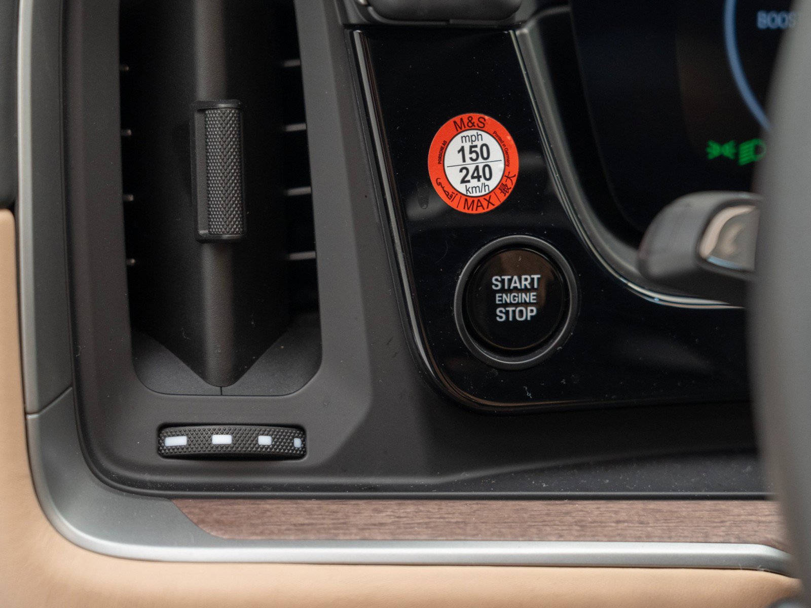 Certified 2025 Porsche Cayenne S image 32