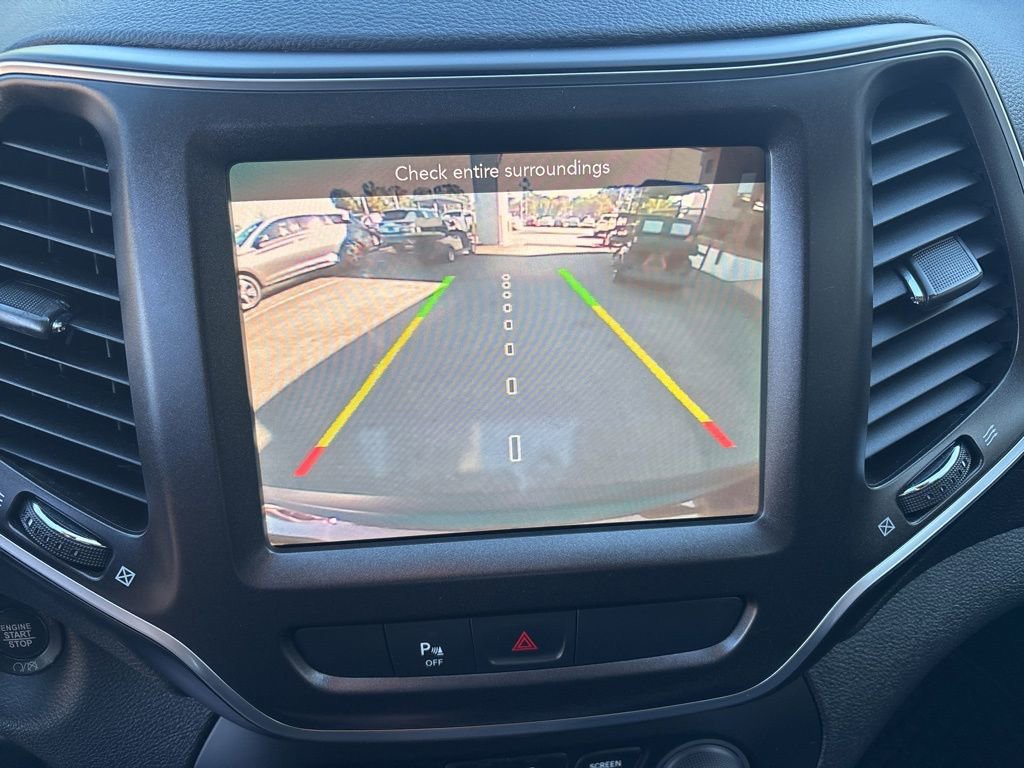 Used 2019 Jeep Cherokee Trailhawk w/ Cold Weather Group AWD/4WD image 21