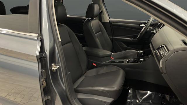 Used 2020 Volkswagen Jetta SEL image 25