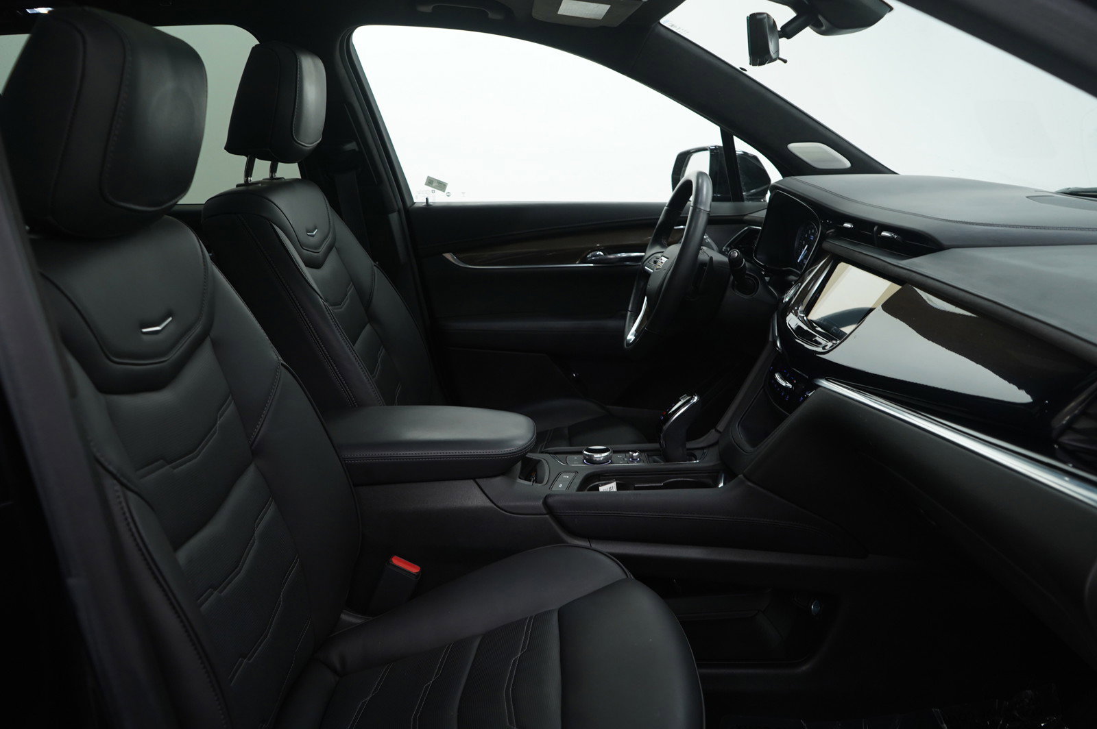 Used 2022 Cadillac XT6 Premium Luxury w/ Platinum Package image 11