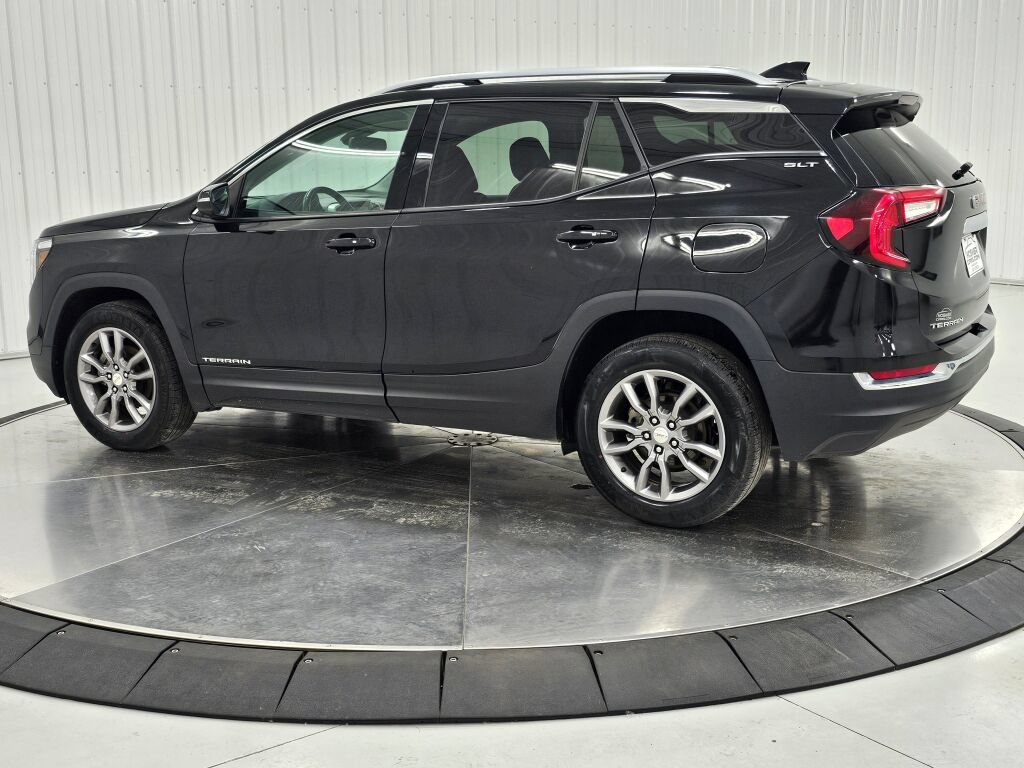 Used 2022 GMC Terrain SLT AWD/4WD image 3