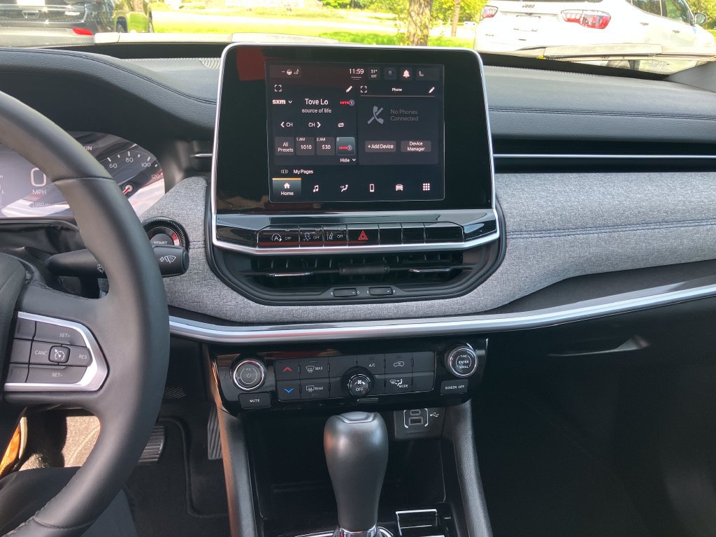 Used 2025 Jeep Compass Latitude AWD/4WD image 20