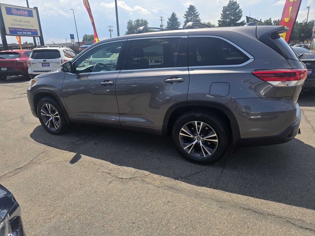 Used 2017 Toyota Highlander LE AWD/4WD image 15