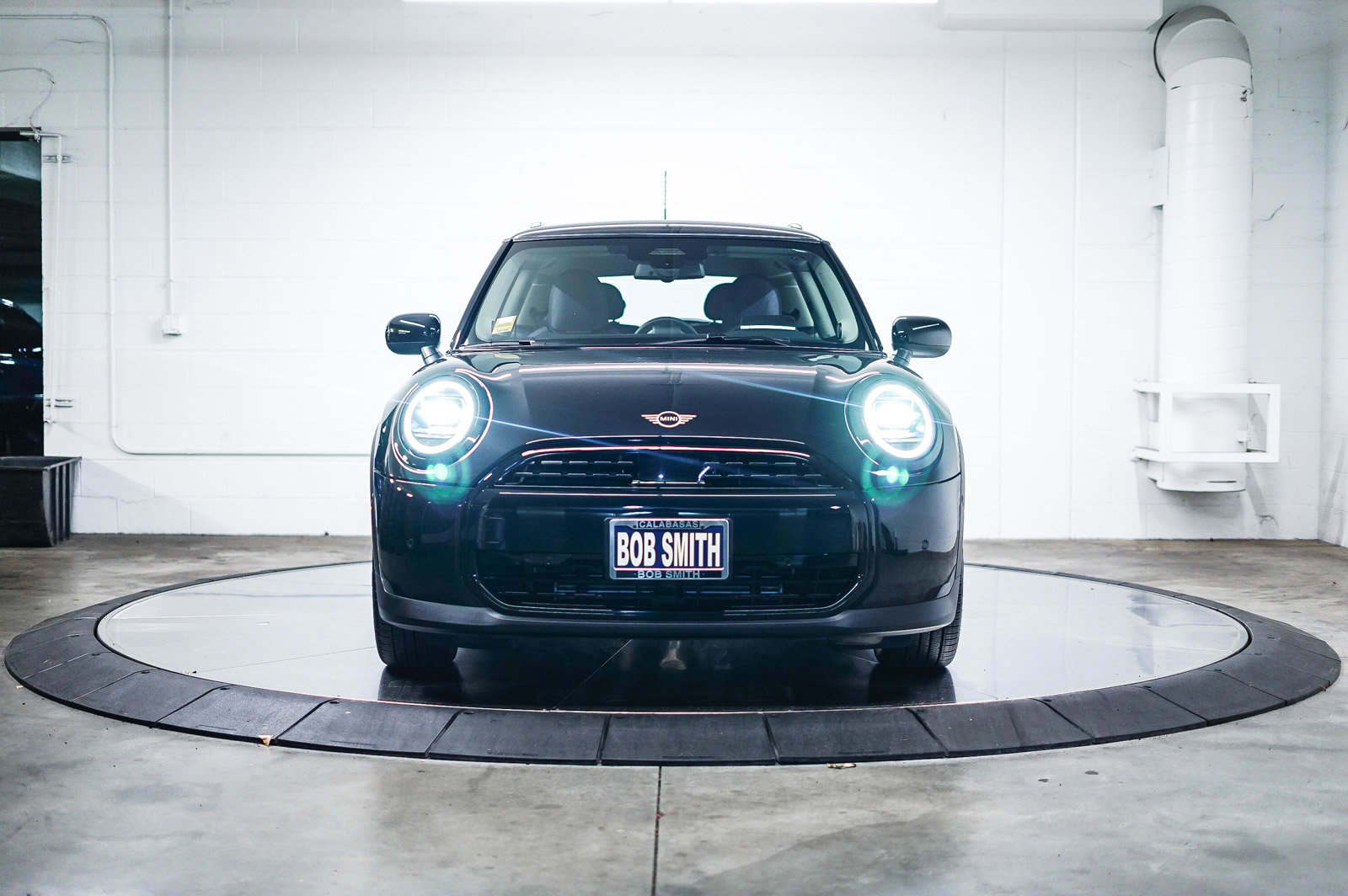 Used 2025 MINI Cooper 2-Door Hardtop image 2