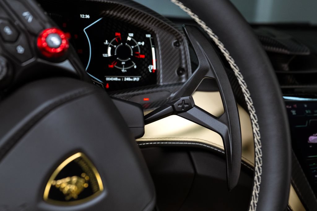 Used 2024 Lamborghini Revuelto AWD/4WD image 42