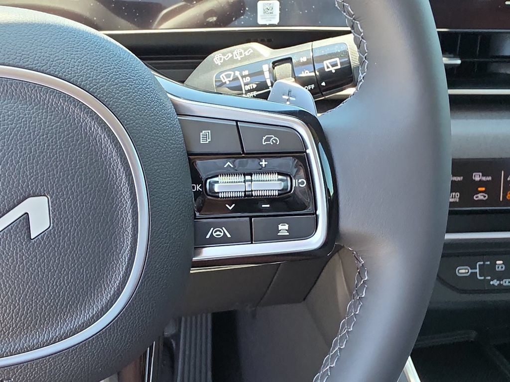 New 2026 Kia Carnival EX FWD image 32