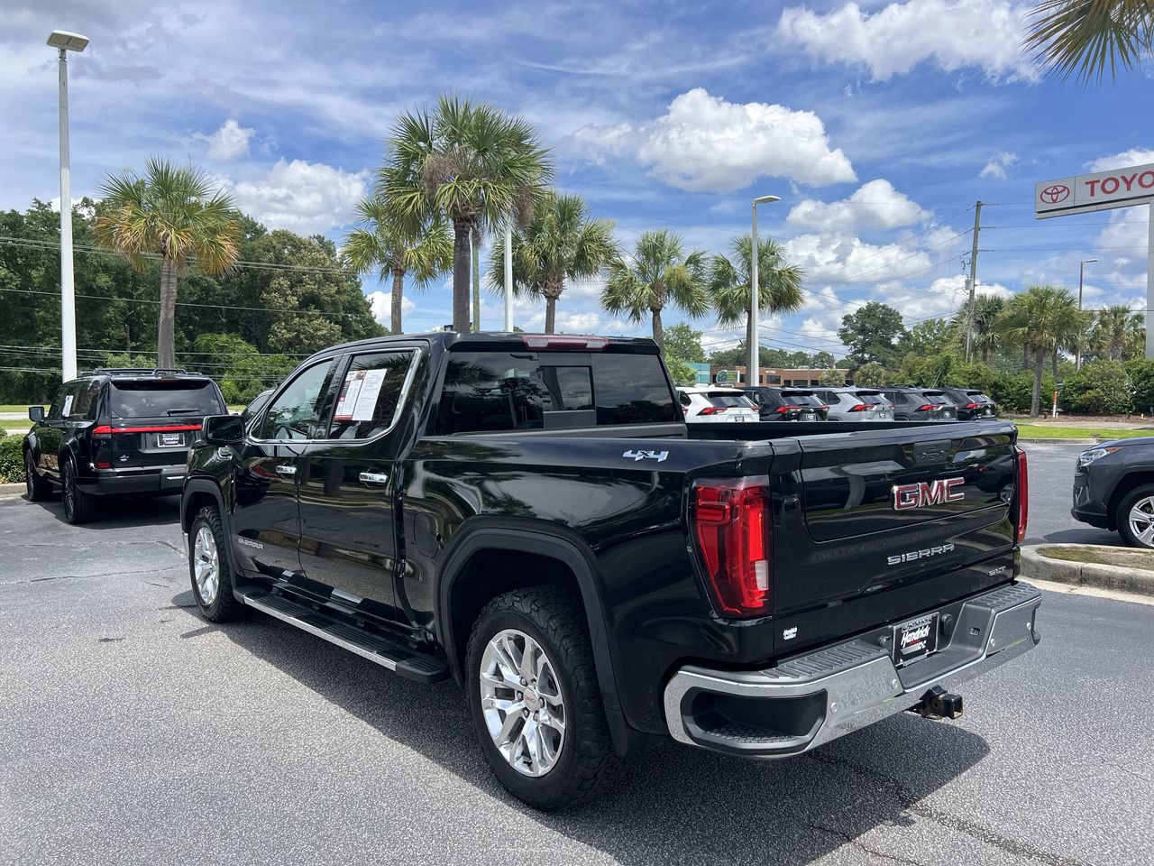 Used 2019 GMC Sierra 1500 SLT w/ SLT Premium Plus Package AWD/4WD image 8