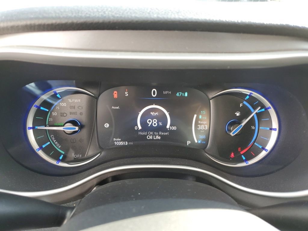 Used 2022 Chrysler Pacifica Touring-L image 12