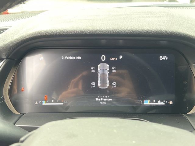 New 2025 Jeep Grand Cherokee Altitude image 22