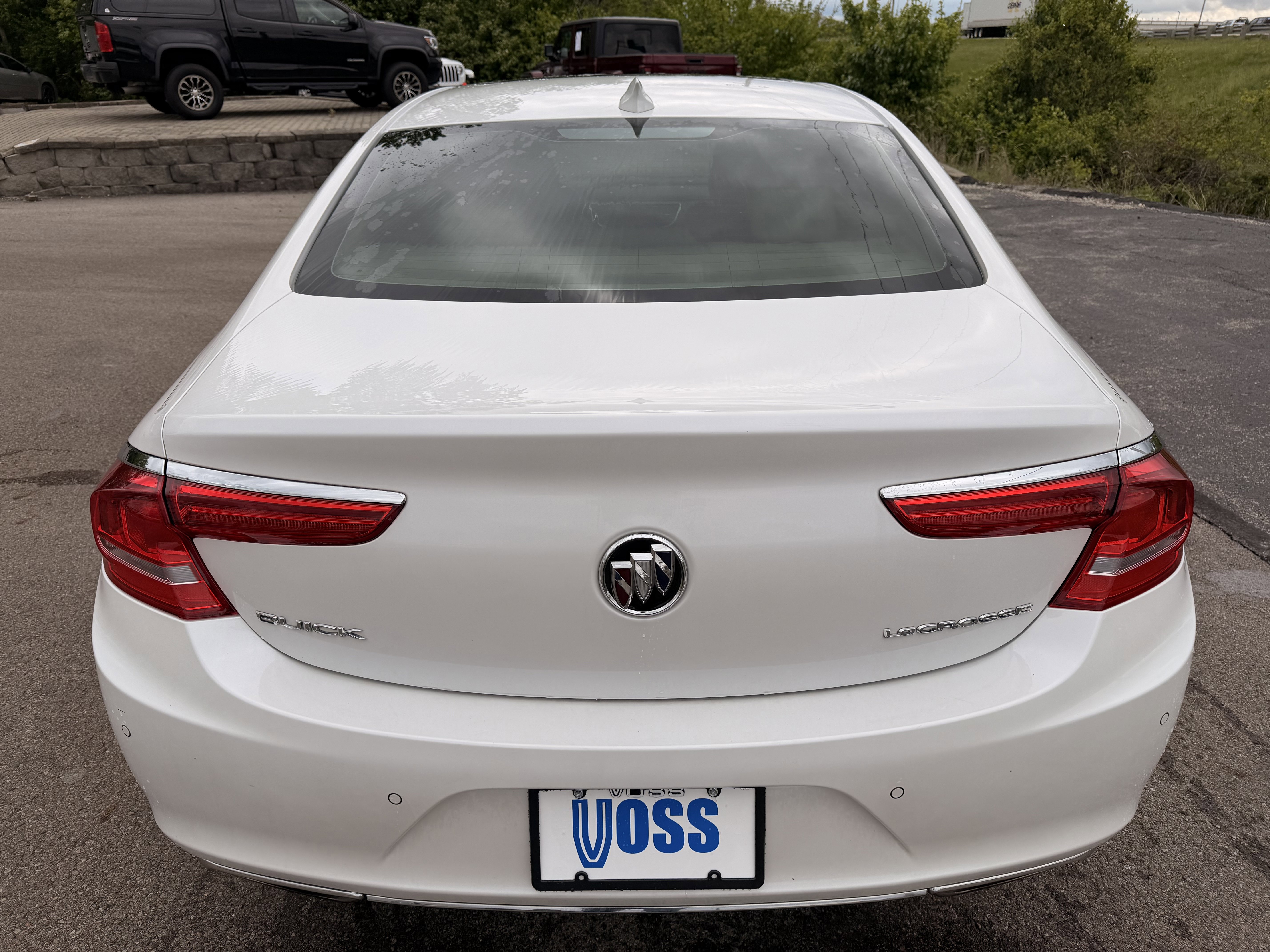 Used 2017 Buick LaCrosse Premium w/ Driver Confidence Package #2 FWD image 4