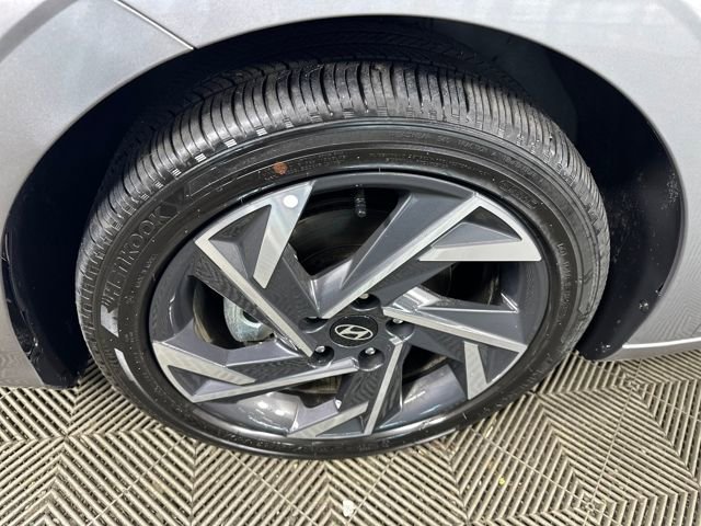 Certified 2025 Hyundai Elantra SEL image 41