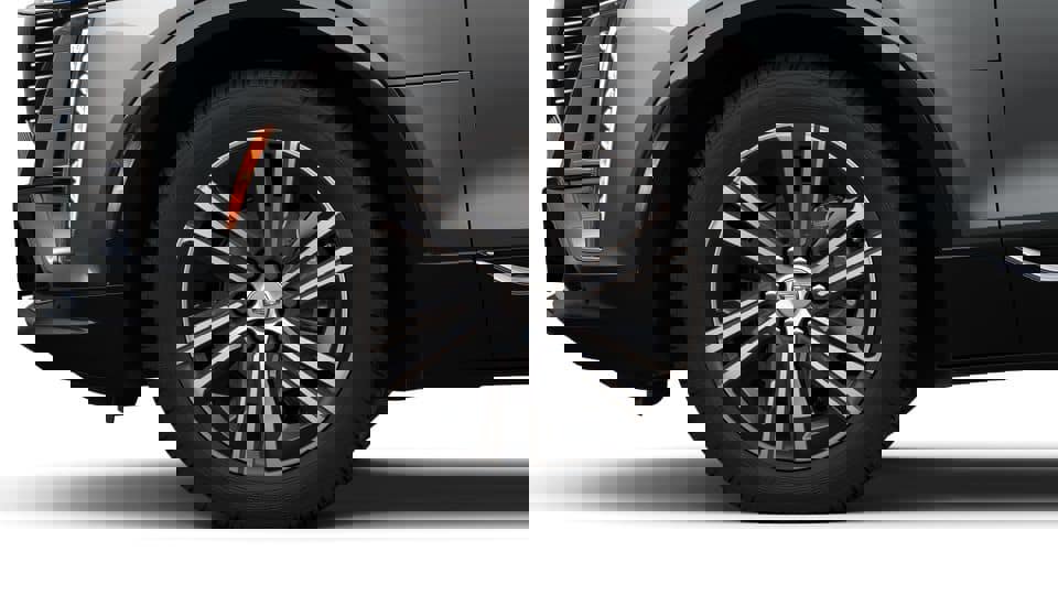 New 2025 Cadillac Lyriq Luxury image 30