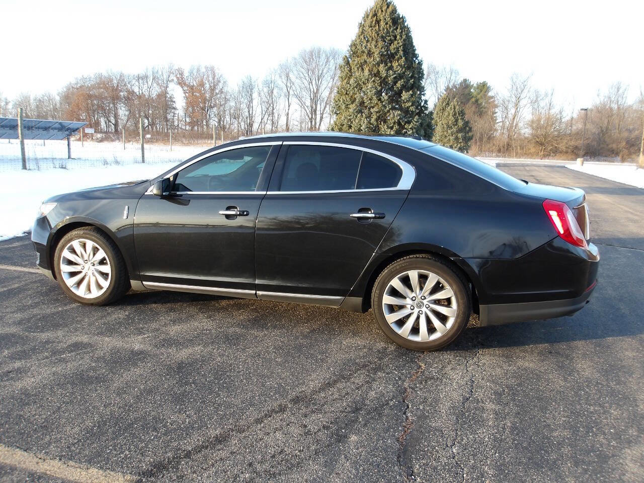 Used 2014 Lincoln MKS image 13