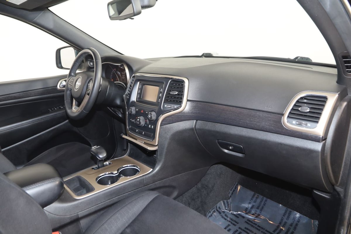 Used 2014 Jeep Grand Cherokee Laredo w/ Quick Order Package 23E AWD/4WD image 32