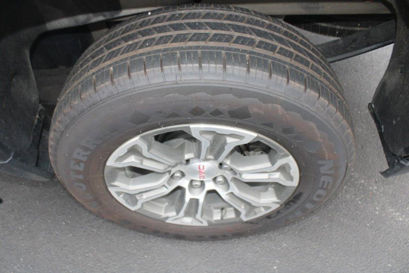 Certified 2024 GMC Sierra 1500 SLT AWD/4WD image 8