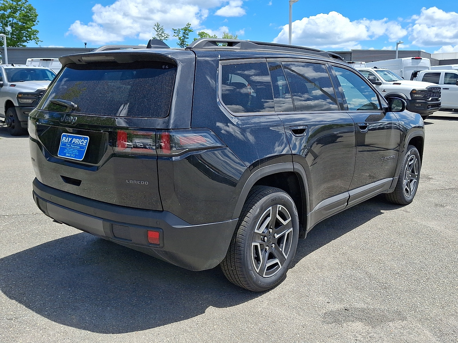 New 2026 Jeep Cherokee Laredo AWD/4WD image 4