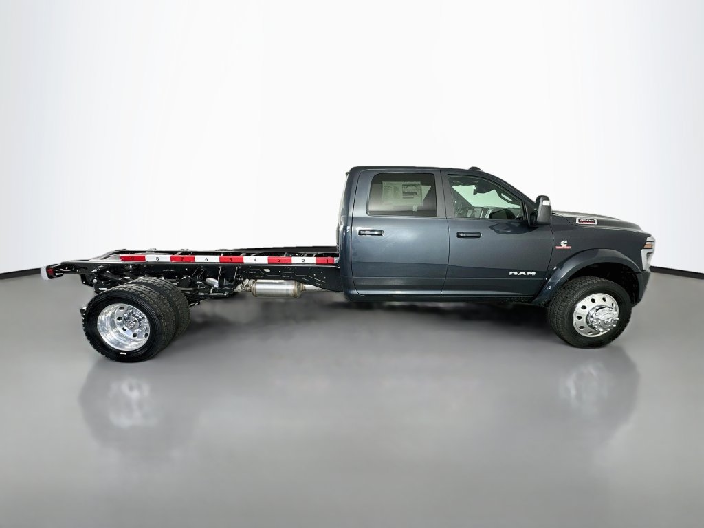 New 2026 RAM 4500 4x4 Crew Cab DRW w/ Laramie Trim Package image 8
