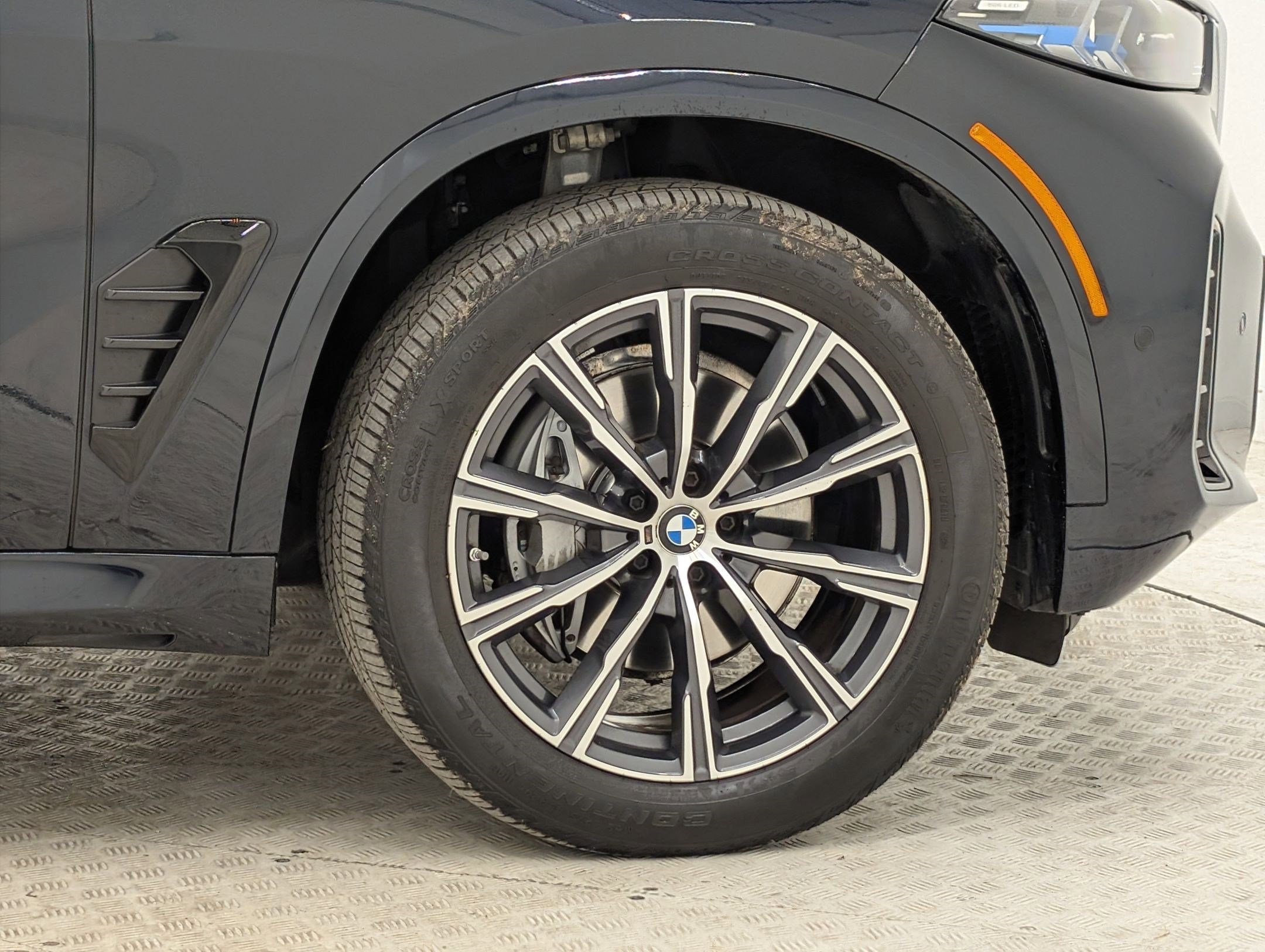 Certified 2025 BMW X5 xDrive40i w/ M Sport Package image 12