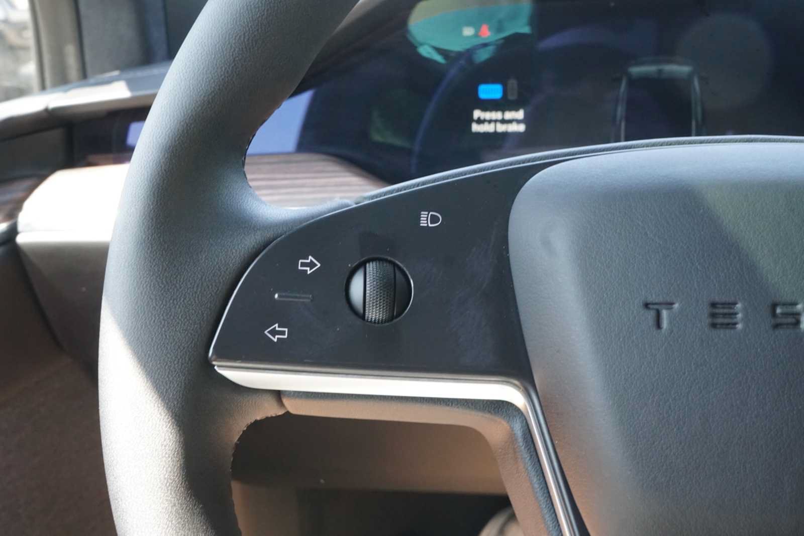 Used 2024 Tesla Model X AWD/4WD image 4