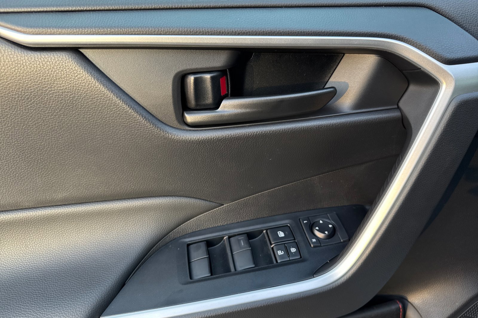 New 2025 Toyota RAV4 LE image 11