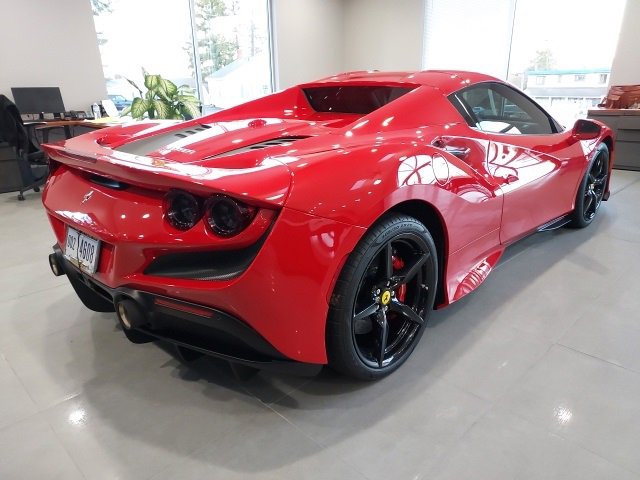 Used 2021 Ferrari F8 Tributo image 3