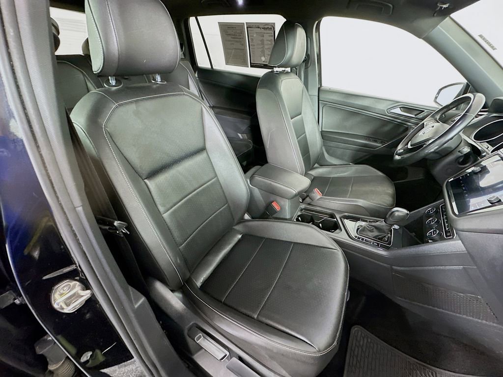 Used 2021 Volkswagen Tiguan SE R-Line image 27
