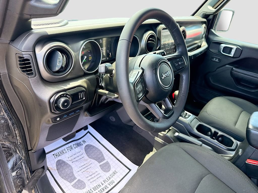 Used 2023 Jeep Wrangler Unlimited w/ Sun & Screen Package AWD/4WD image 10