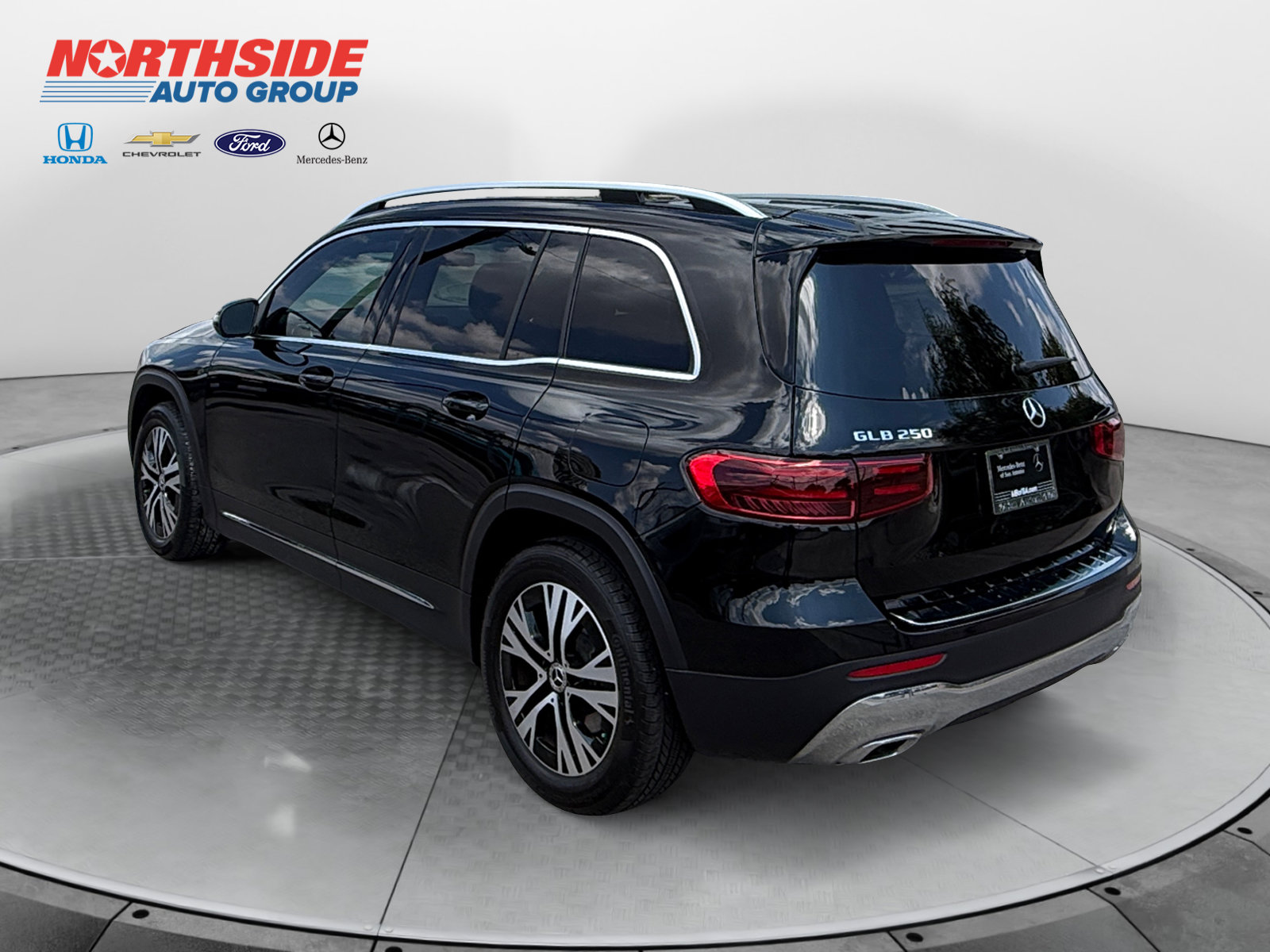 Used 2026 Mercedes-Benz GLB 250 image 5