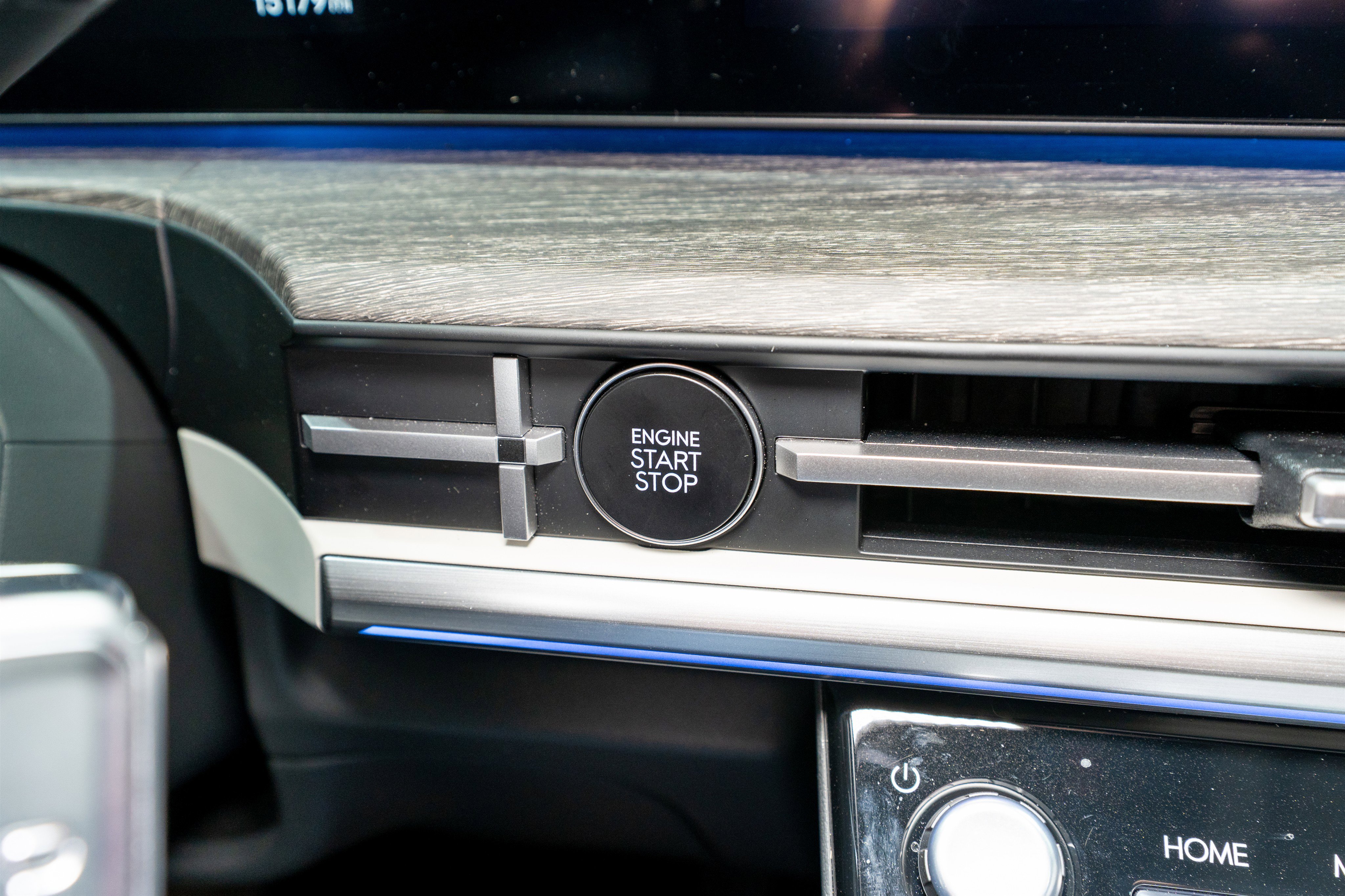 Used 2025 Hyundai Santa Fe Calligraphy image 34