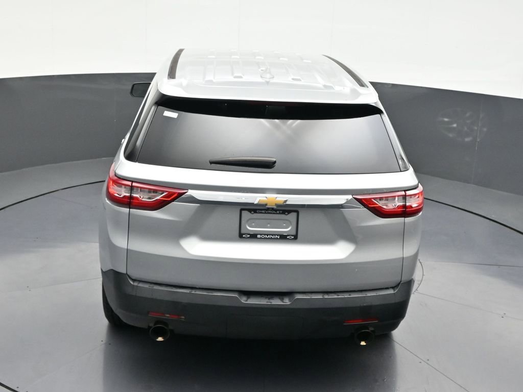 Used 2021 Chevrolet Traverse LS image 19