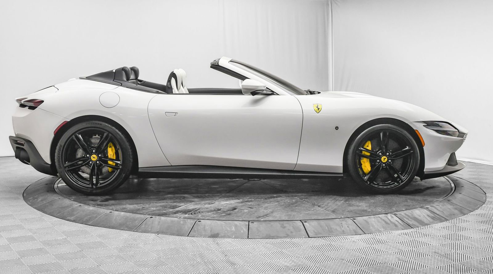 Certified 2024 Ferrari Roma Spider image 10