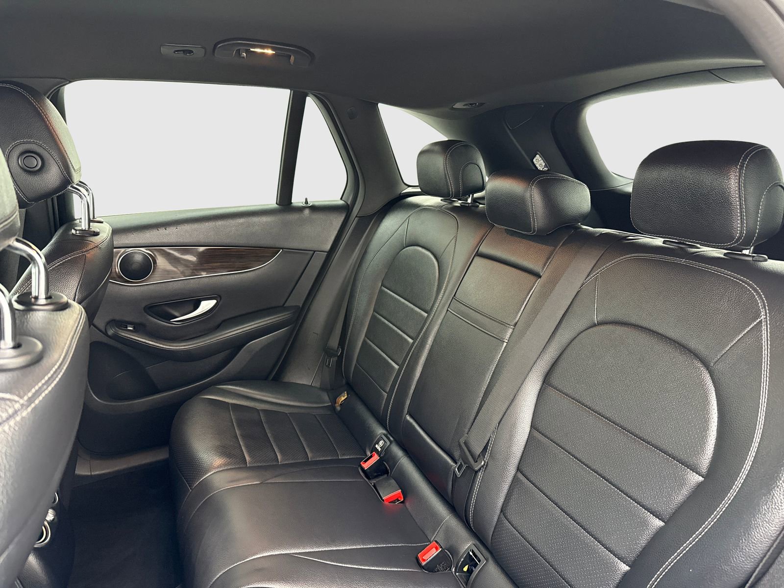 Used 2020 Mercedes-Benz GLC 300 4MATIC image 36