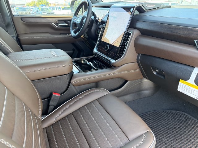 New 2026 GMC Yukon XL Denali Ultimate AWD/4WD image 21