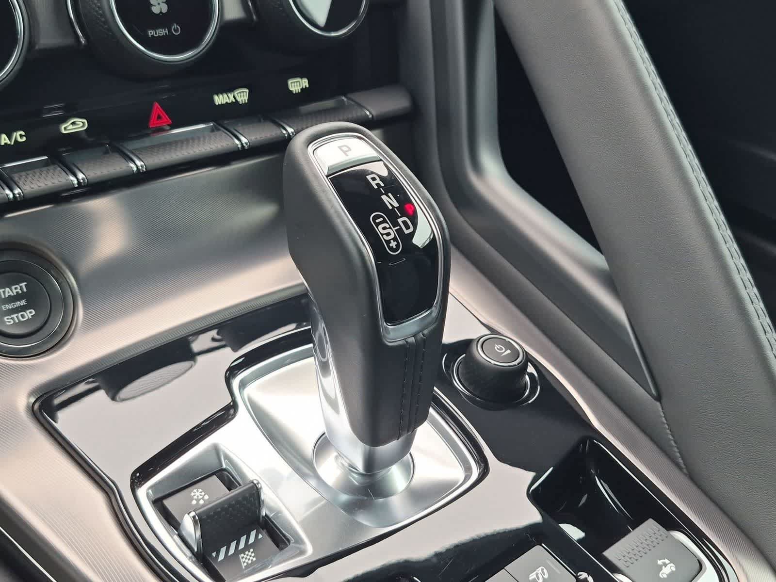 Used 2024 Jaguar F-TYPE R AWD/4WD image 29