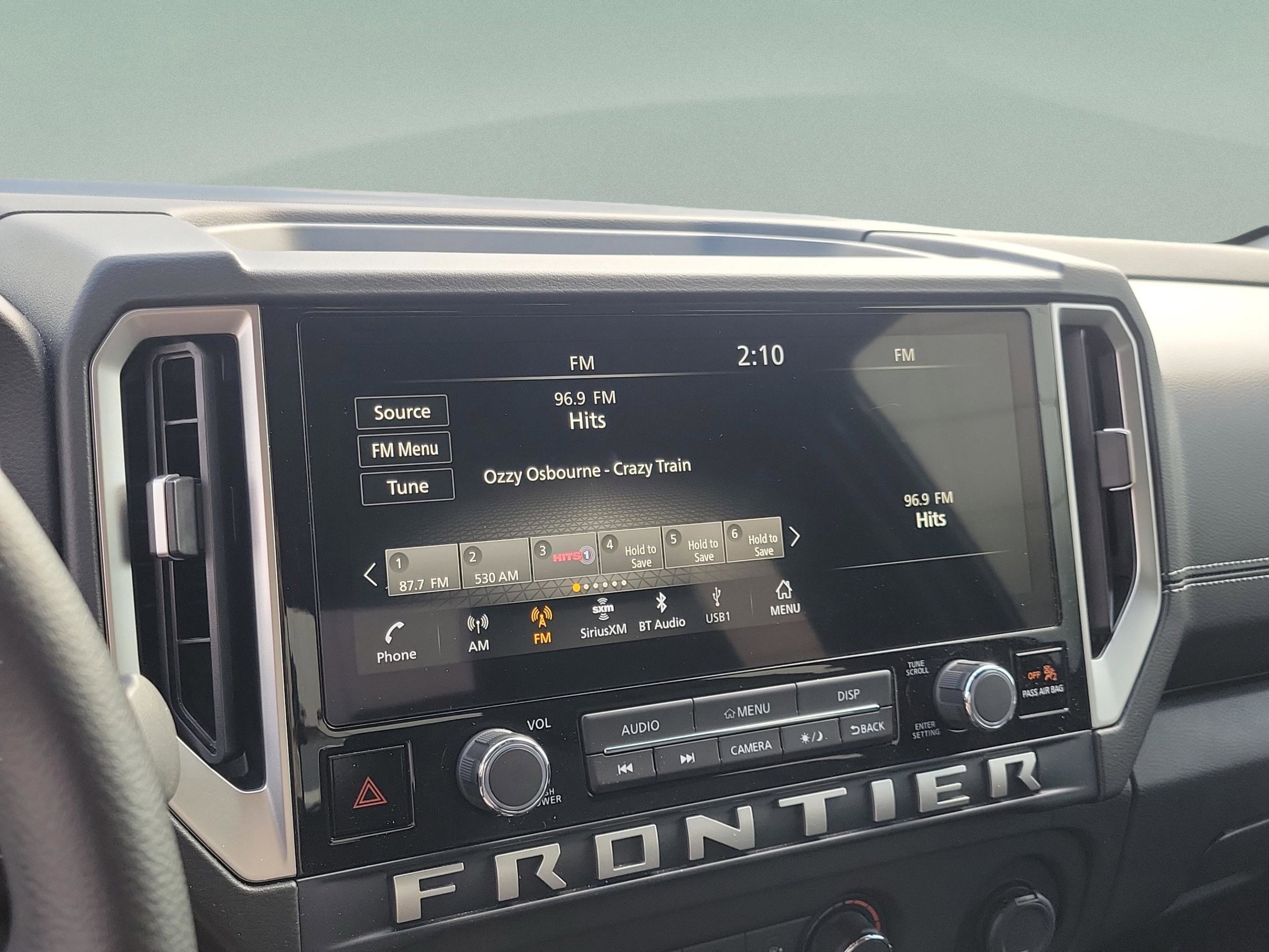 Used 2025 Nissan Frontier SV RWD image 17