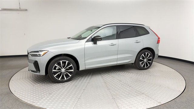 Certified 2025 Volvo XC60 B5 Plus image 6