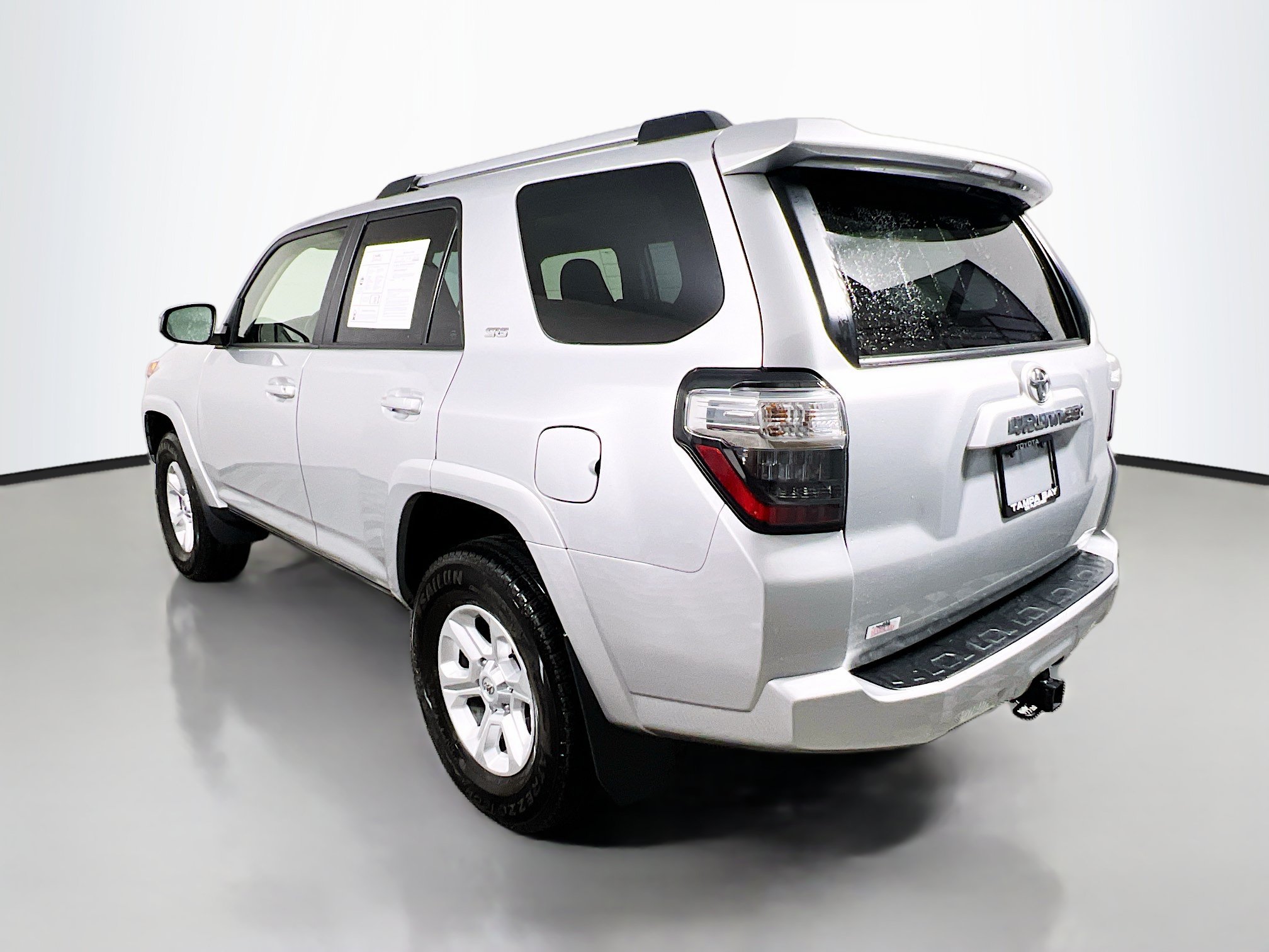 Used 2024 Toyota 4Runner SR5 AWD/4WD image 8
