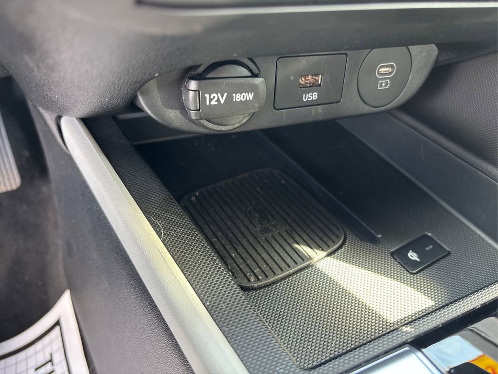 Used 2025 Hyundai Elantra Limited image 38