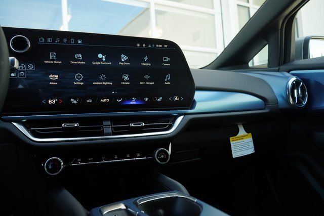 New 2025 Chevrolet Equinox EV LT image 19